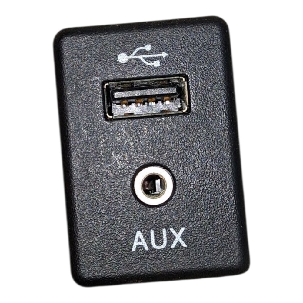 Entrada Auxiliar Usb Kicks 2018 795405004 1