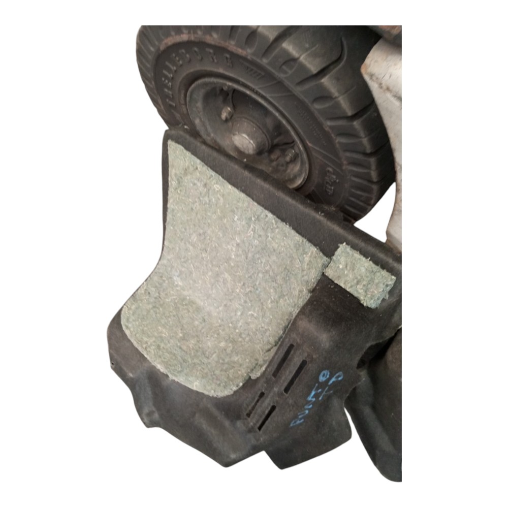CARPETE DE PORTA MALA DIREITO FIAT PUNTO 4