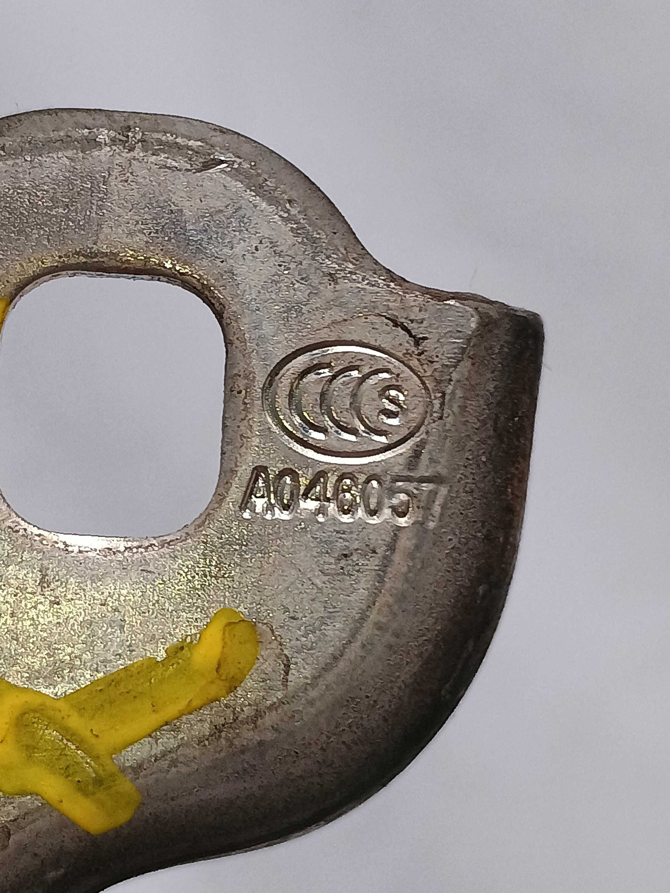Dobradiça Superior Porta Traseira Esquerda Gm Onix 1.0 2016 4