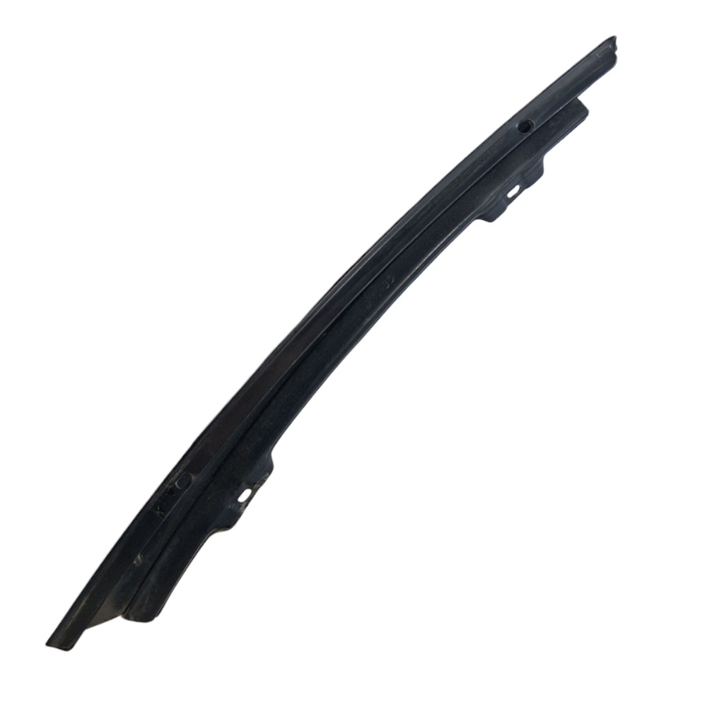 Moldura Coluna Porta Traseira Direita Vw Polo Sedan 1.6 2008 4