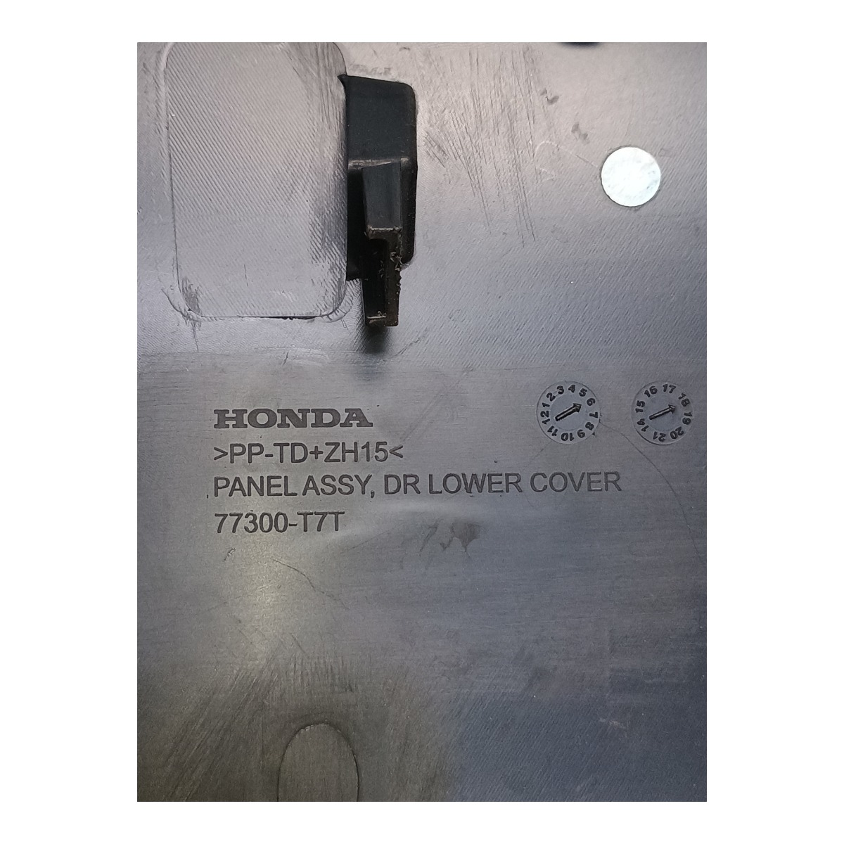Acabamento Inferior Painel Esquerdo Honda Hr-v 2018 77300t7t Preto 8