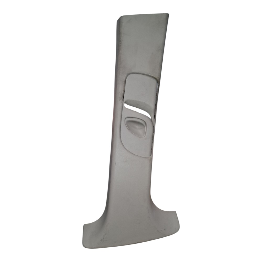 Moldura Coluna Traseira Direita Gm Zafira 2008 *detalhe