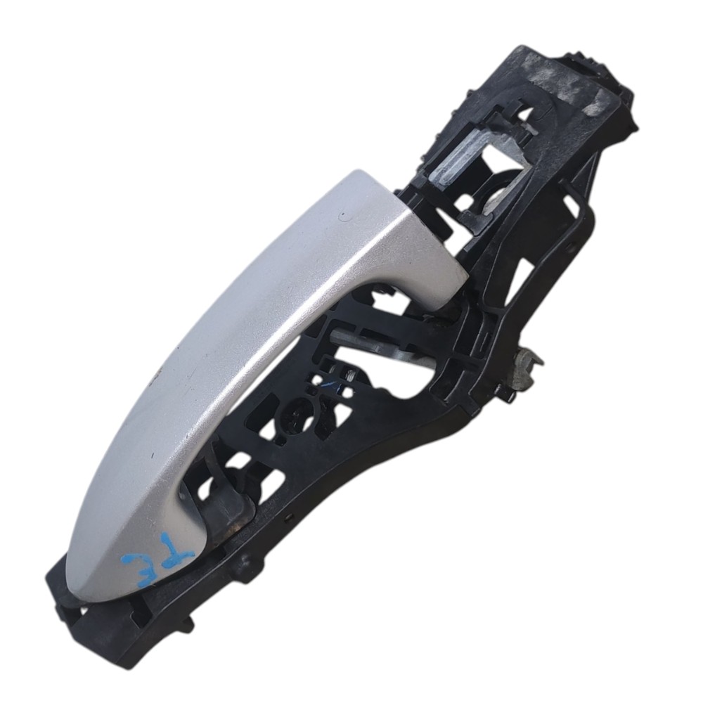 Maçaneta Externa Porta Tras Esq Ford New Fiesta sedan  2011 A 2013 Prata Traseira 3