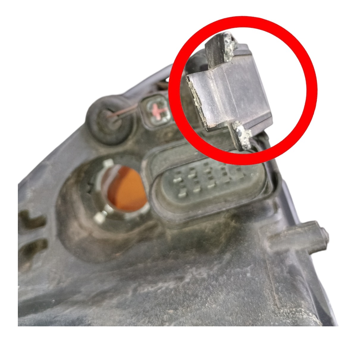 Farol esquerdo ford focus 2008 à 2013 com detalhes 5