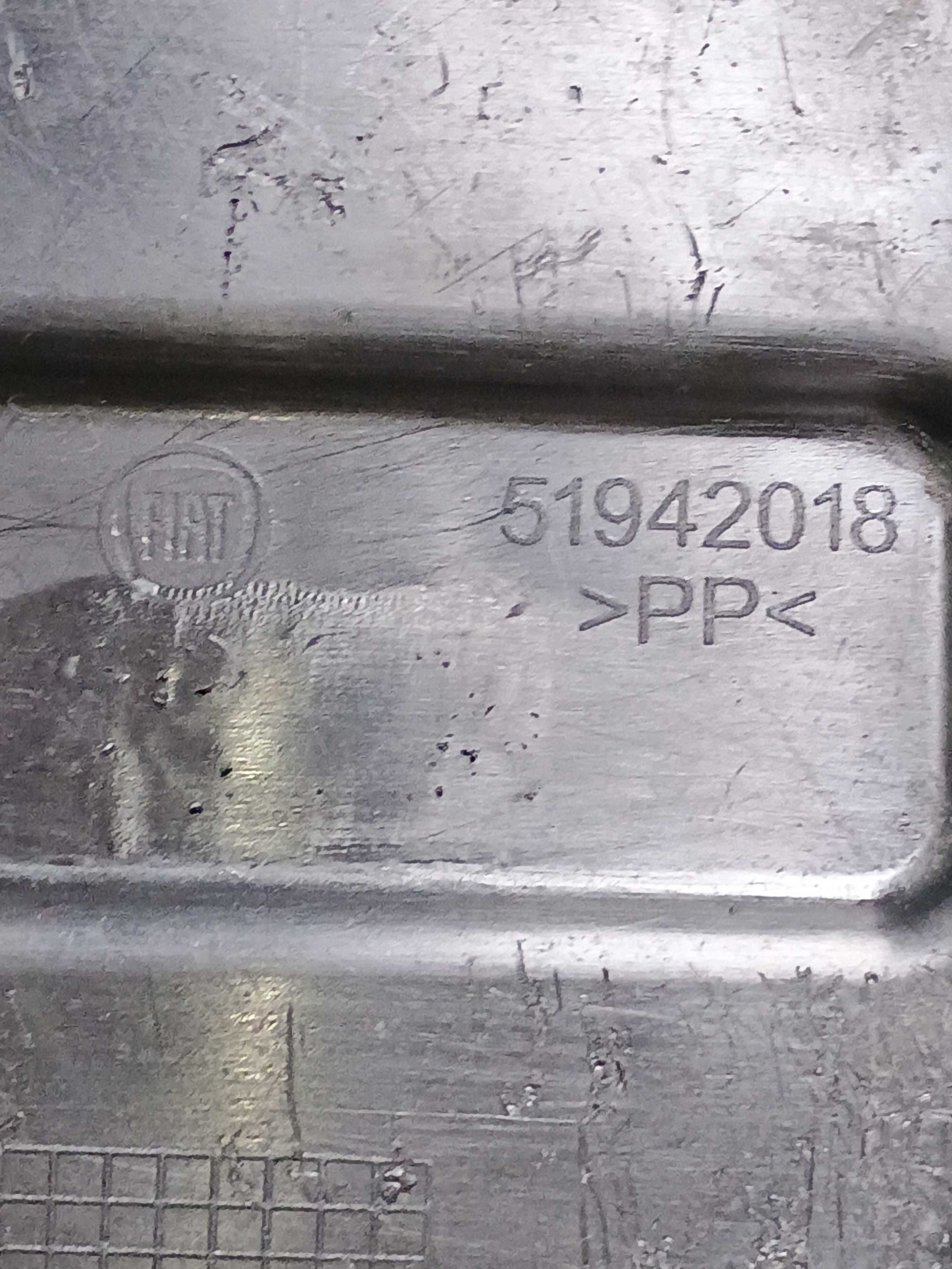 Suporte Dreno Água Bateria Fiat Mobi 2019 51942018 C/detalhe 6
