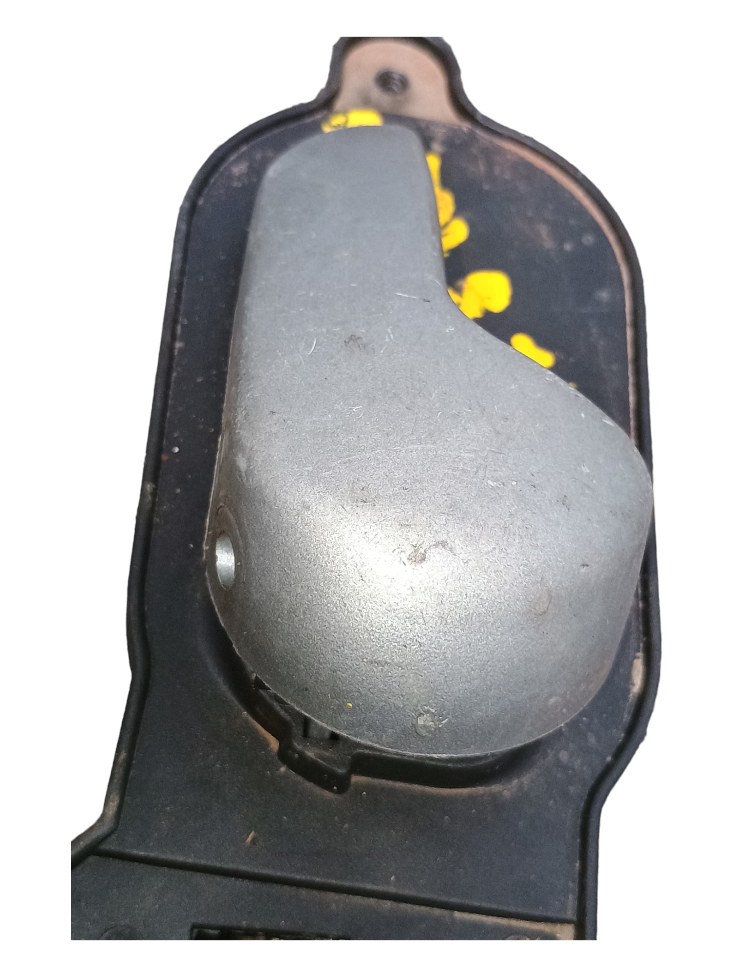 Maçaneta Interna Porta Diant Direita Fiesta 2002 C/detalhes Cinza Dianteira 4
