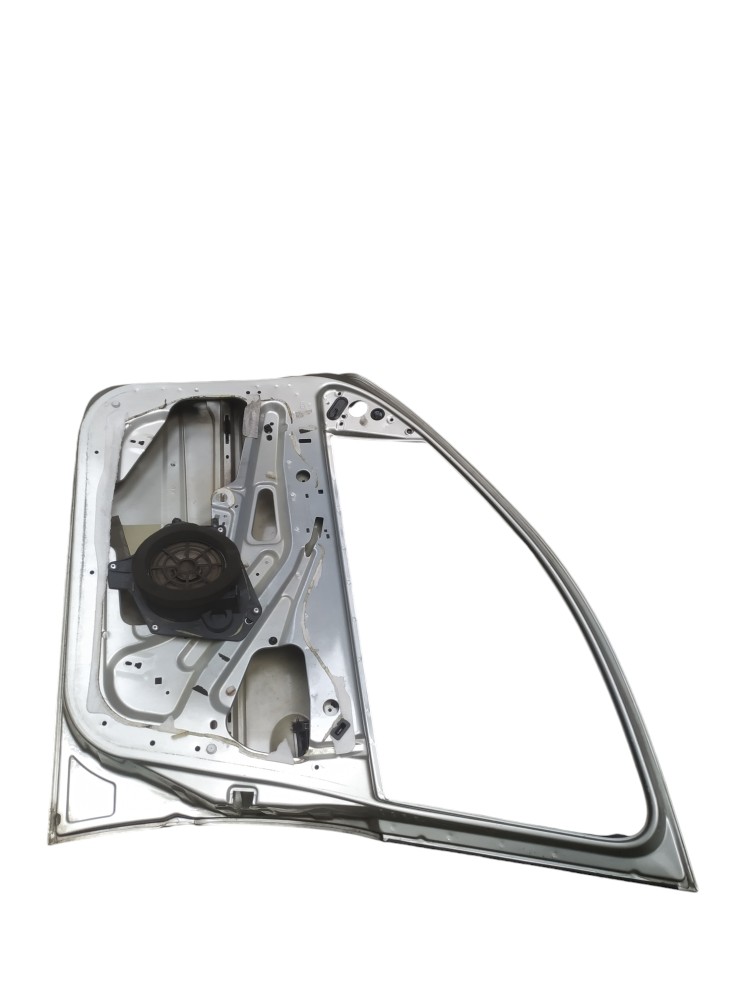 Porta Dianteira Direita Peugeot 207 Com Detalhe Dianteira Direita Prata 2