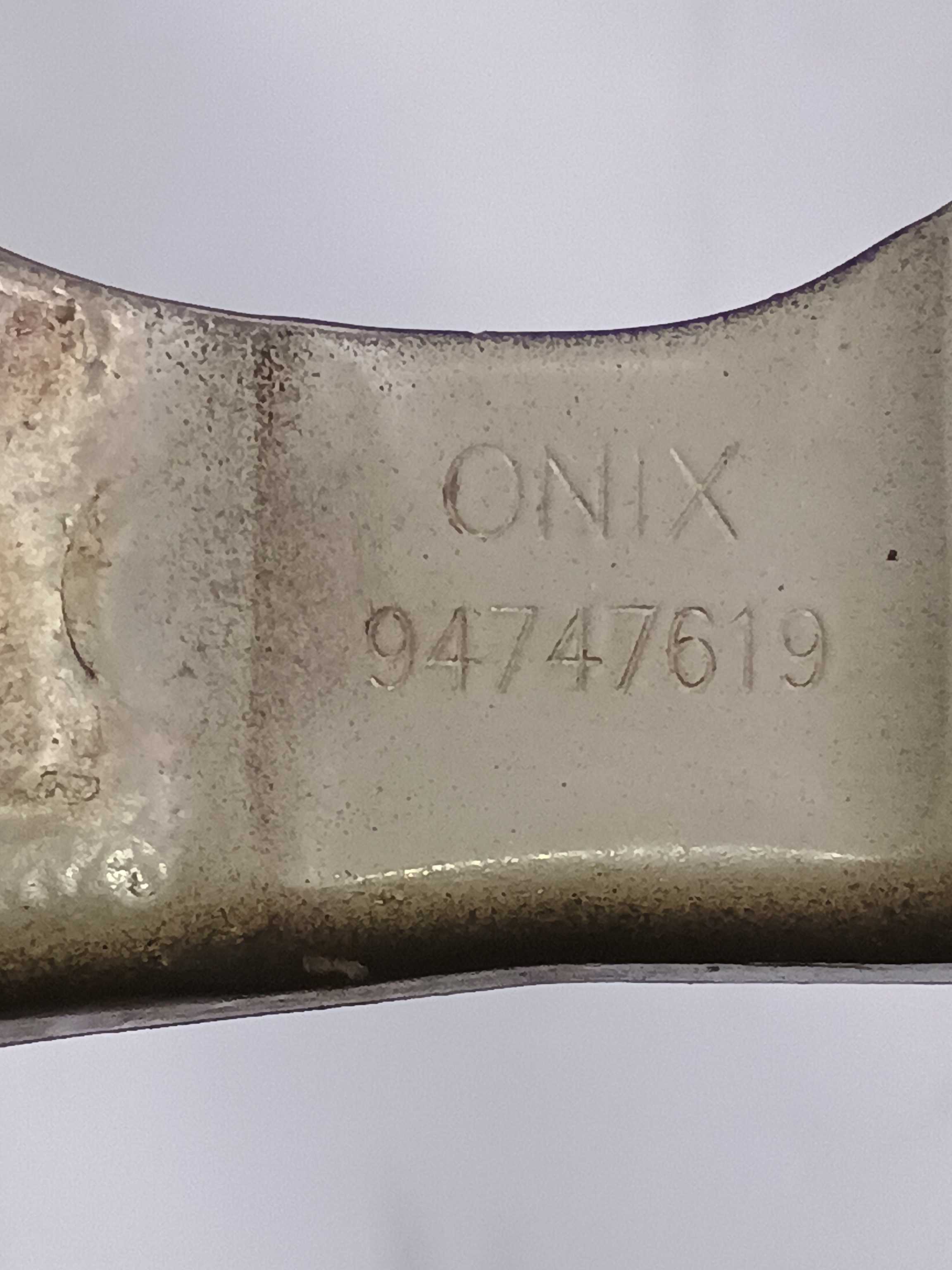 Dobradiça Direita Capô Gm Onix 1.0 2016 94747619 4
