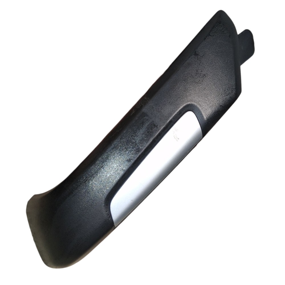 Moldura Puxador Porta Dianteira Direita 1.0 Gm Tracker 2023 Preto Dianteira