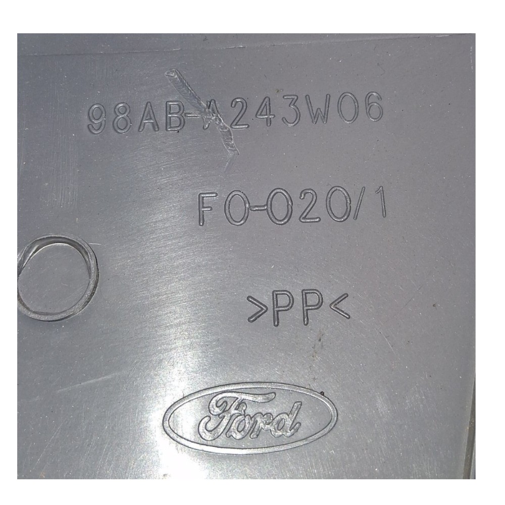 Acabamento Coluna Central Direita Ford Focus 2001 8
