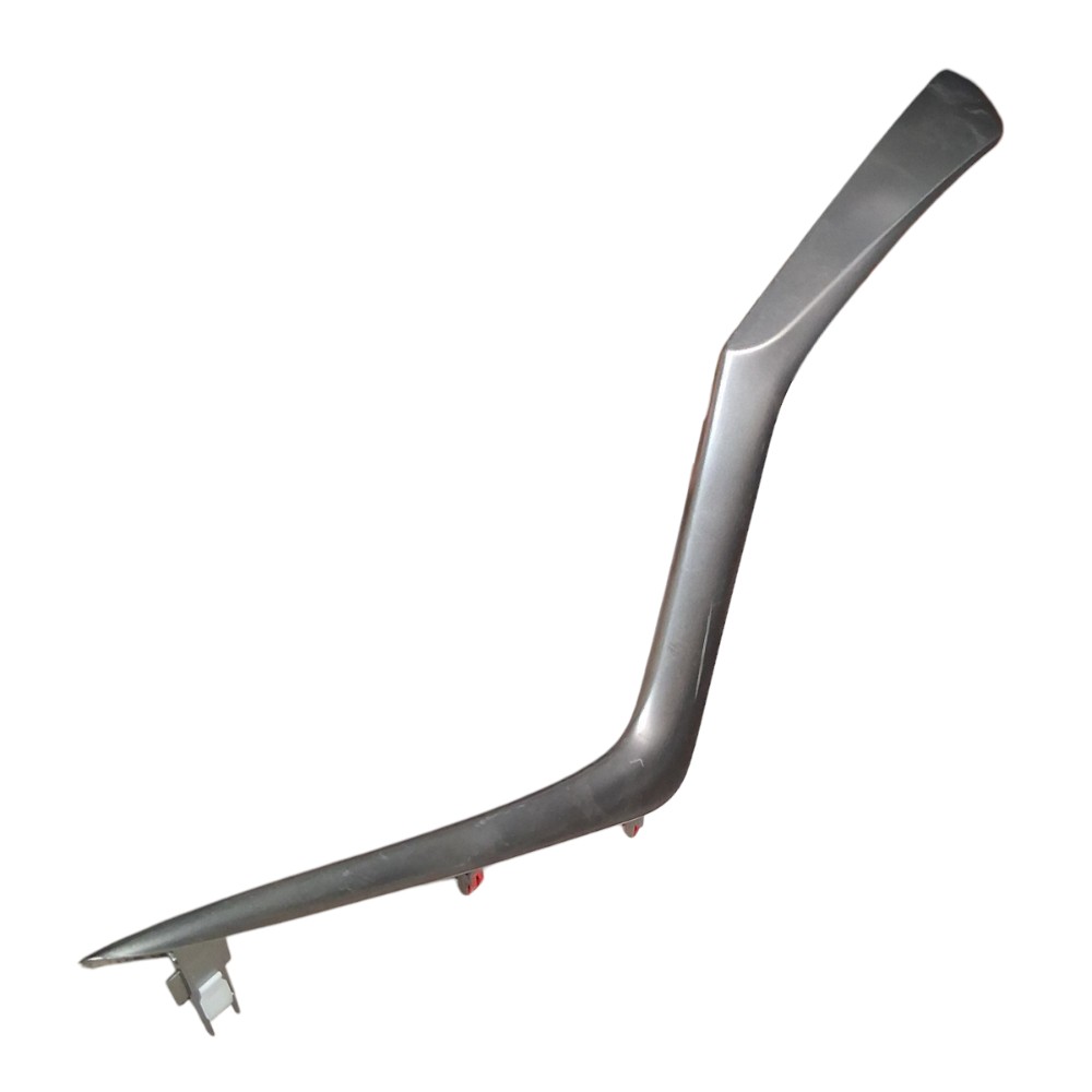 Moldura Friso Direito Console Toyota Yaris 2021 550460d080 Prata 1