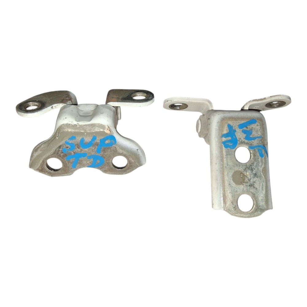 Dobradiças porta traseira direita Toyota Yaris SD 2021 1