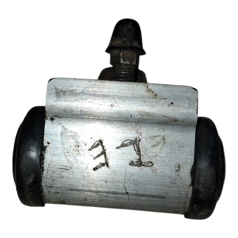 Cilindro roda traseira esquerda Toyota Yaris SD 2021 2