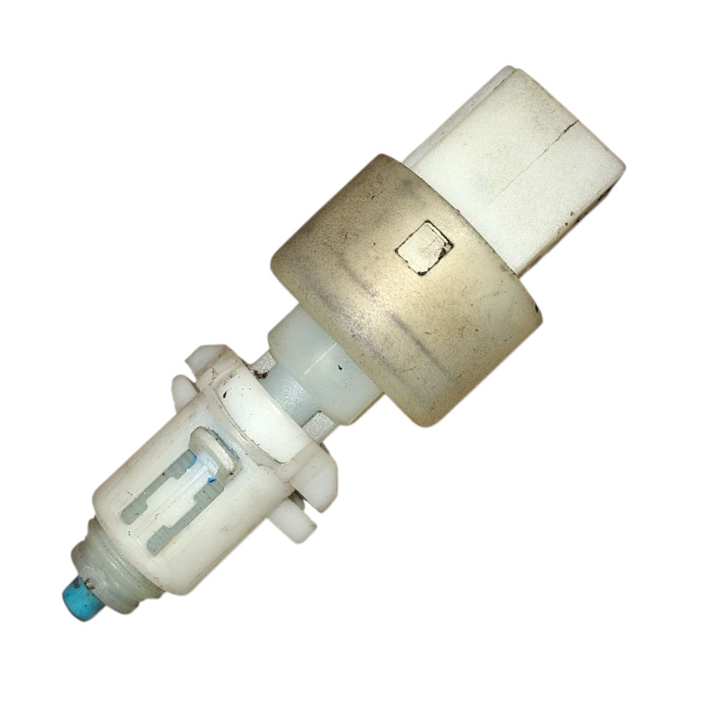 interruptor luz freio fiat siena 2010