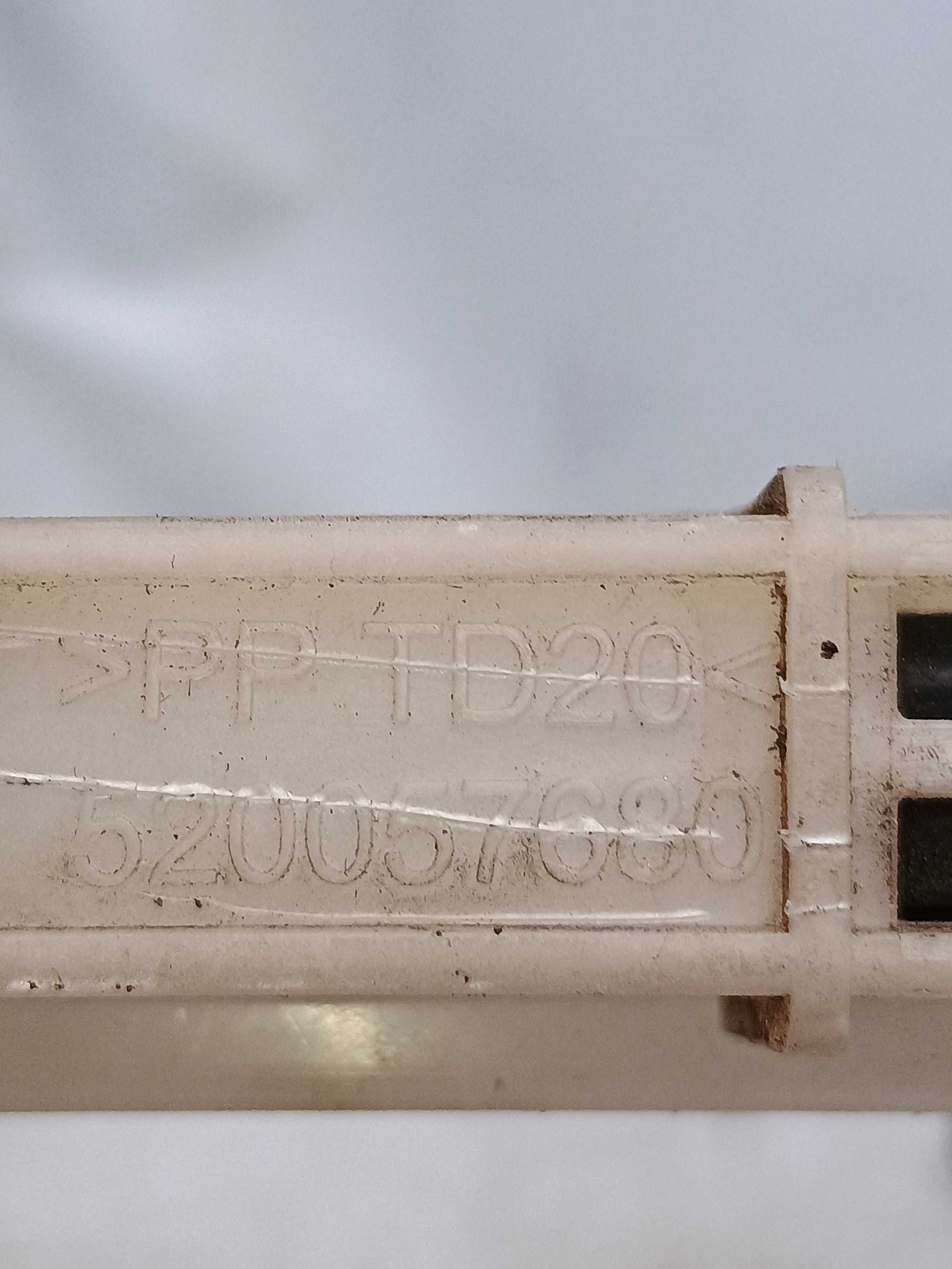 Guia Vidro Porta Diant Dir Fiat Mobi Easy 1.0 2019 520057680 A1 3