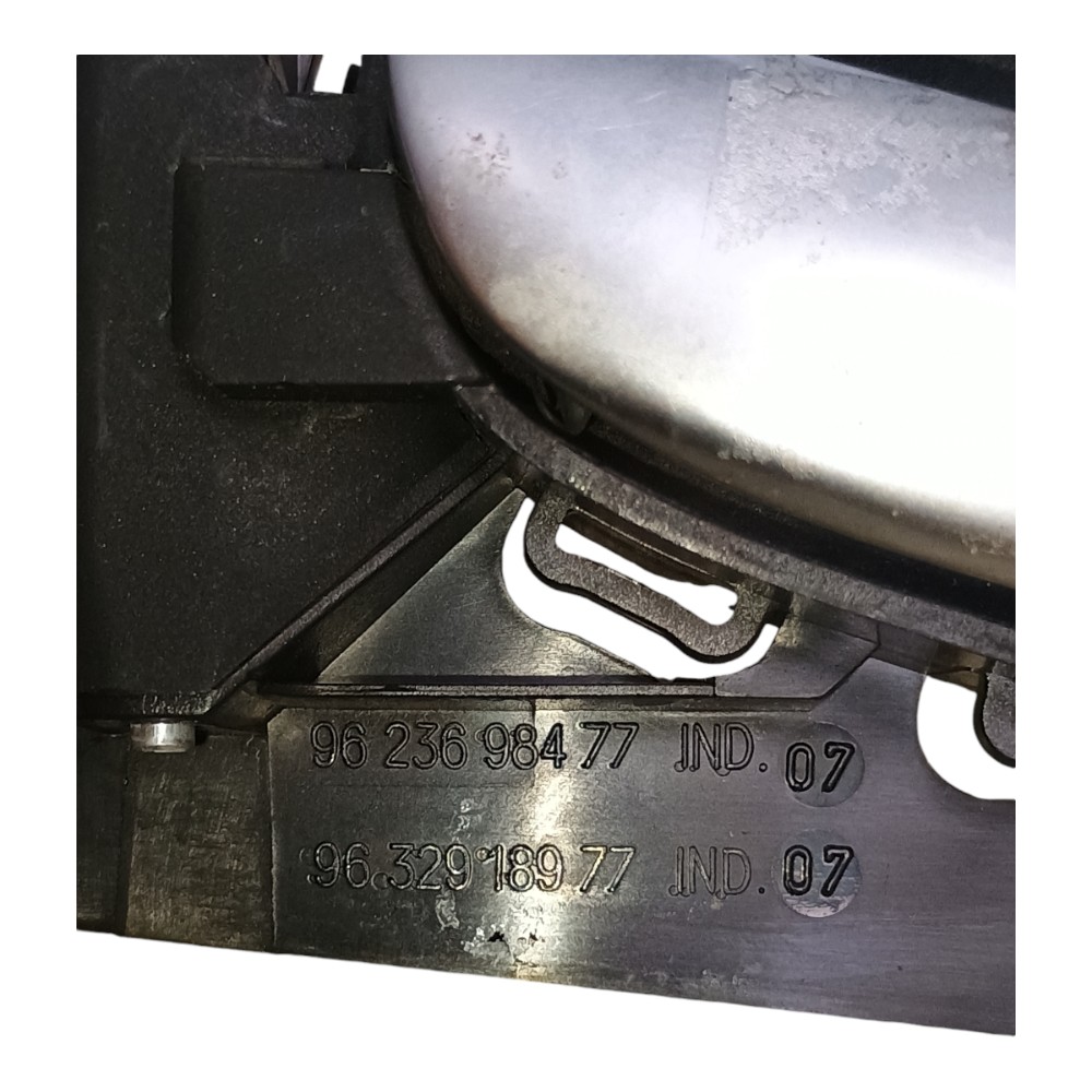 Maçaneta Interna Porta Traseira Esquerda Peugeot 207 2010 Prata 4