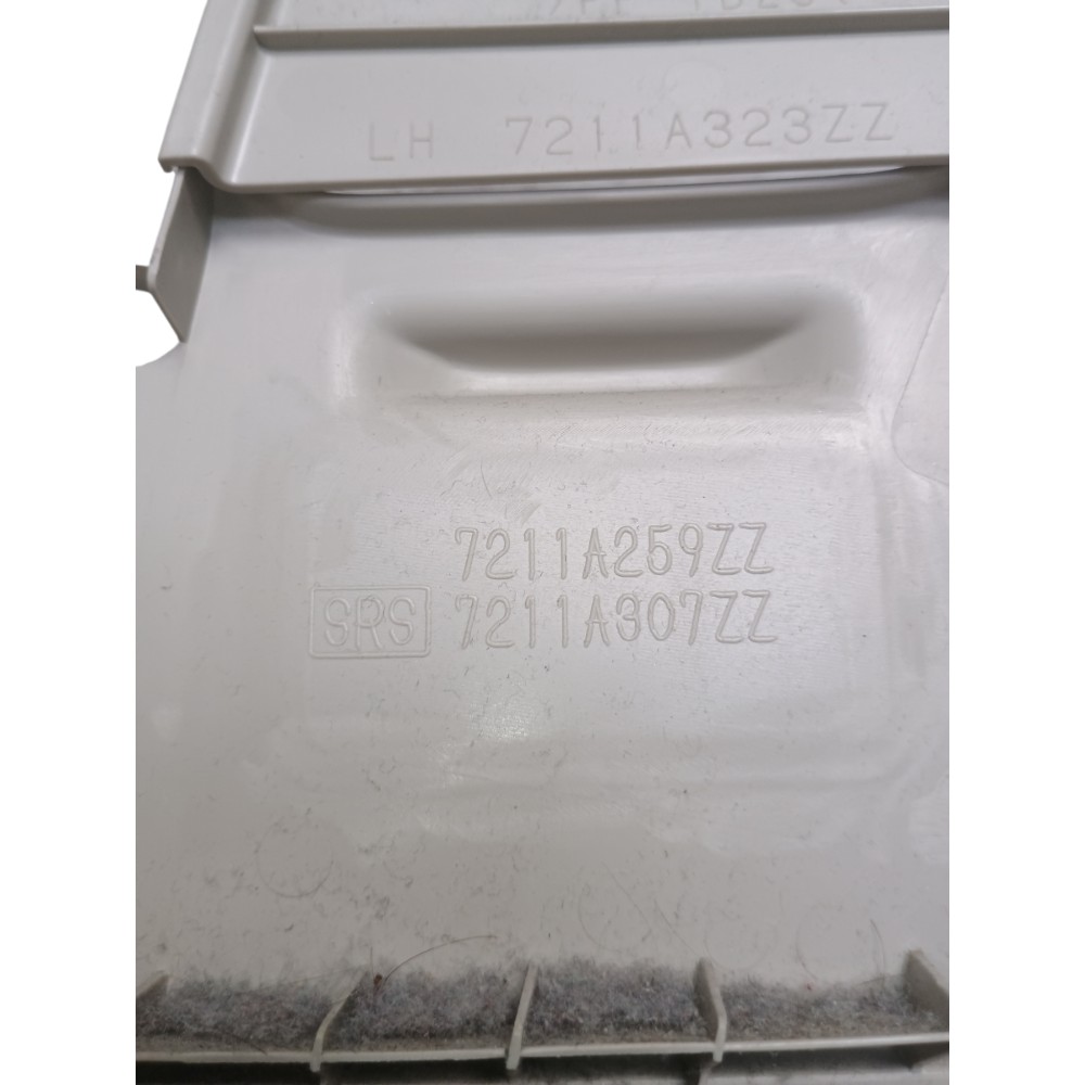 Moldura Coluna Central Esquerda Mitsubishi Outlander 2015 4