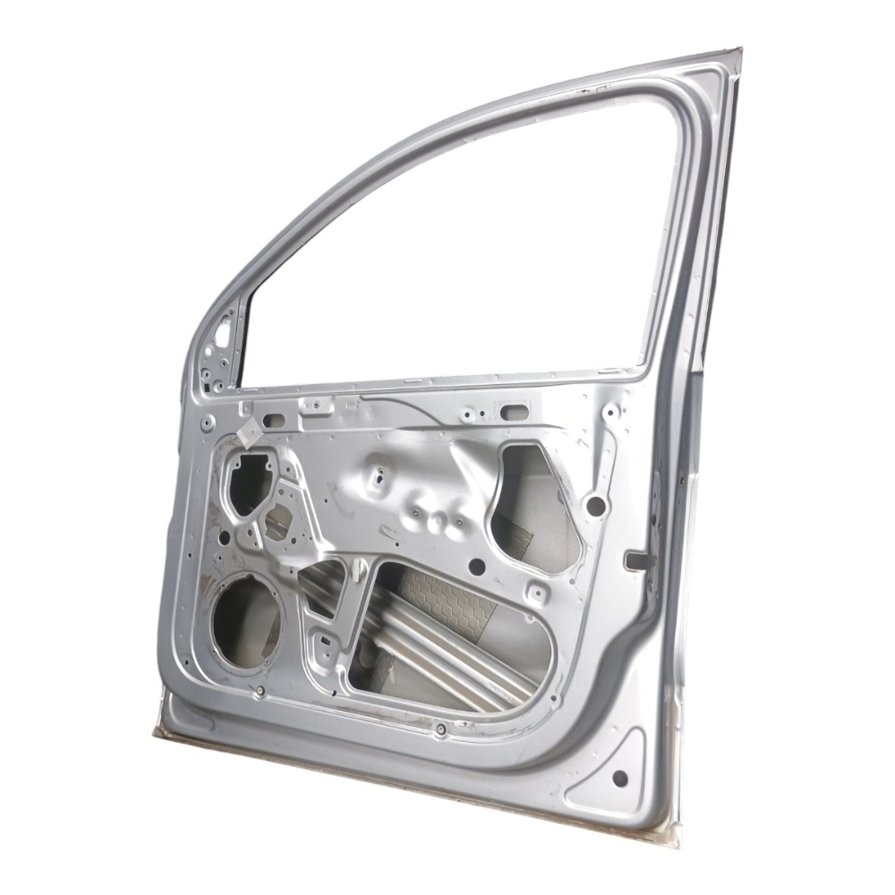 Porta Dianteira Direita Vw Voyage 1.6 2022 *detalhes  Dianteira Direita Prata 2
