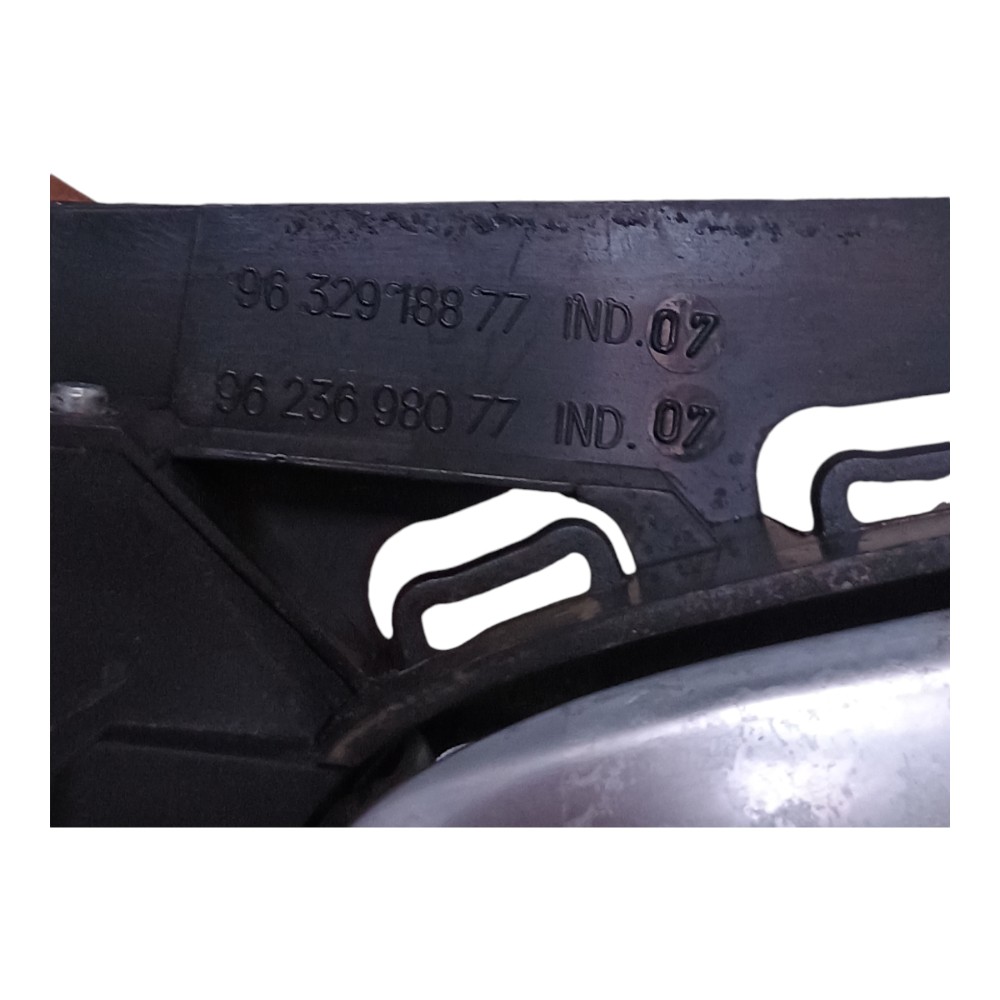 Maçaneta Interna Porta Traseira Direita Peugeot 207 2010 Prata 4