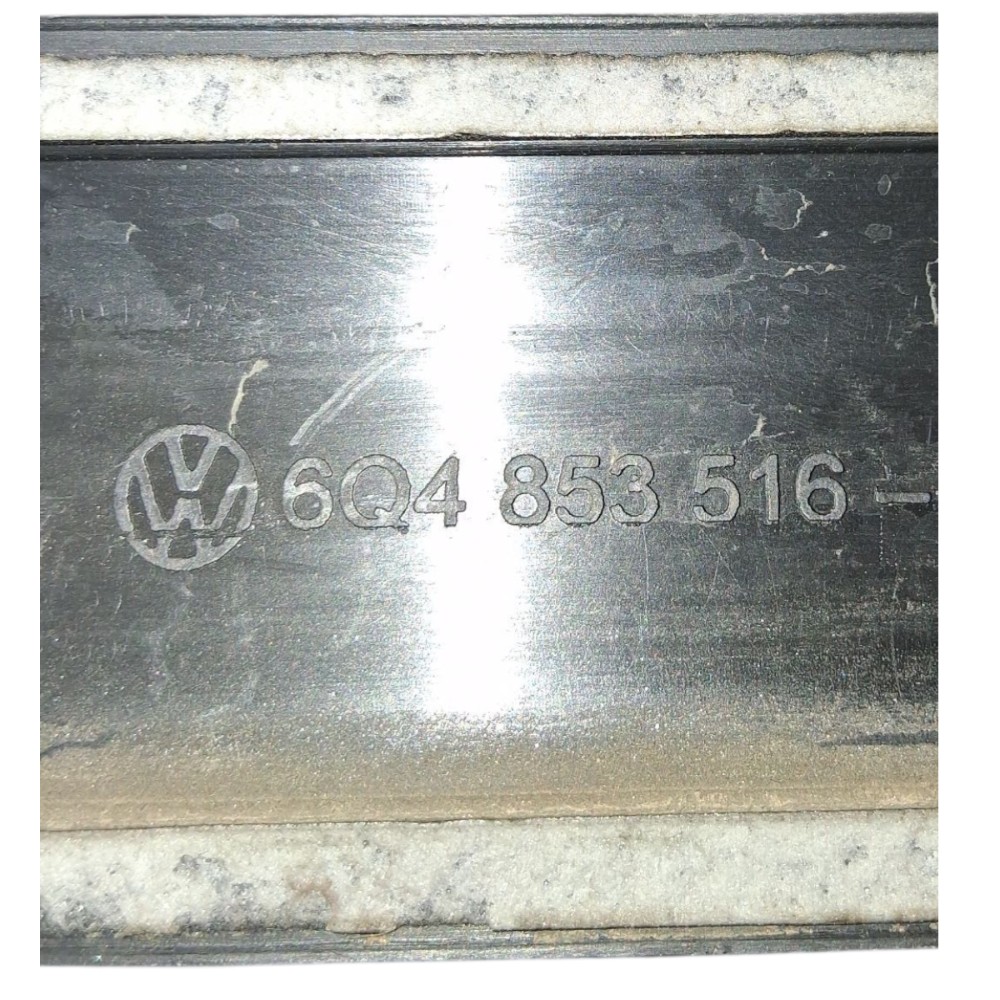 Friso Porta Dianteira Direita Vw Polo Sedan 2008 6q4853516 Preto 6