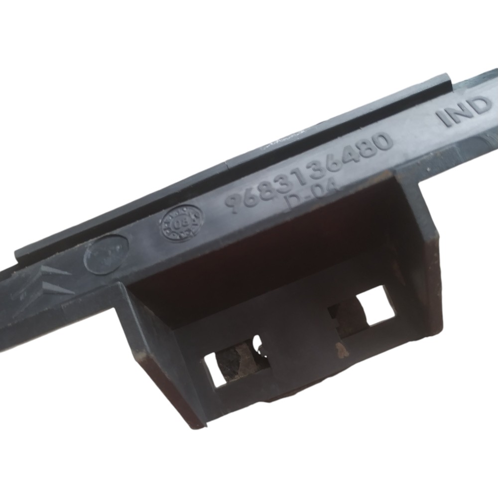 Guia Para-choque Traseiro Peugeot 207 2010 4