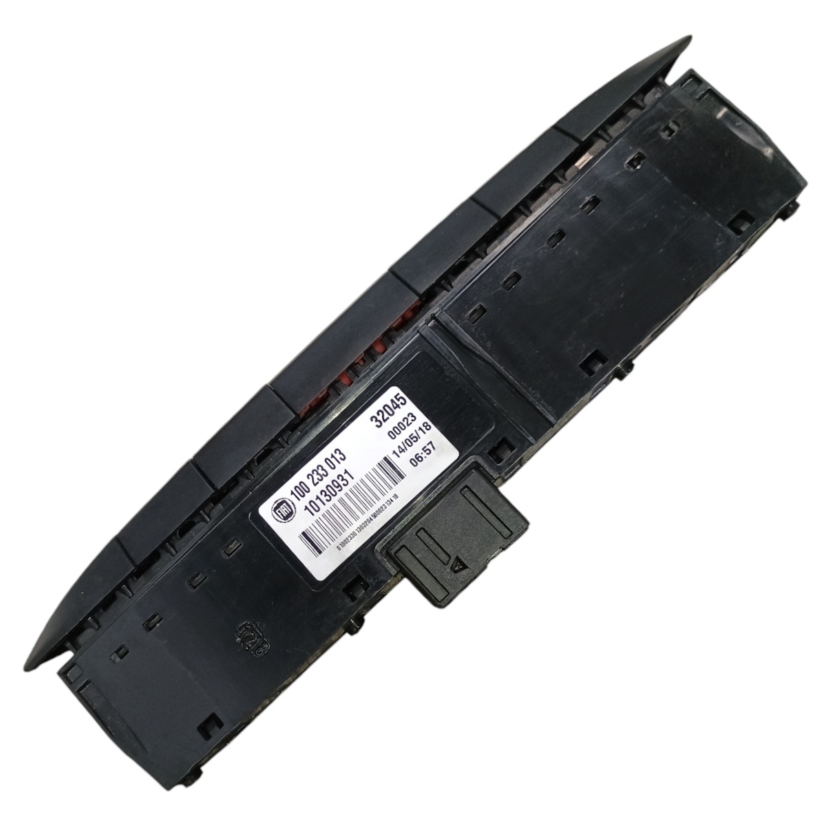 Botão Pisca Alerta Fiat Mobi Like 1.0 2018 100233013 Preto Preto 3