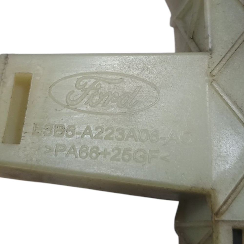 Guia Vidro Porta Dianteira Direita Ford Ka 2017 5