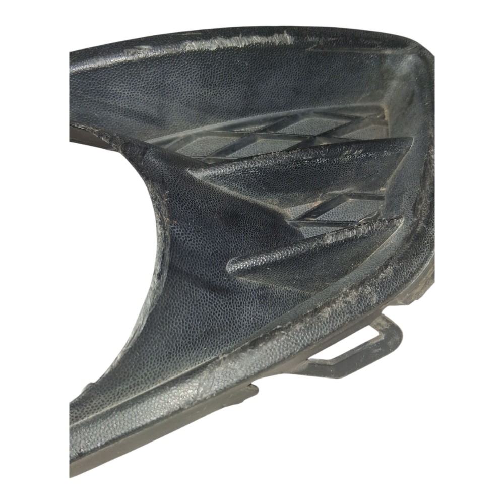 Moldura Grade Farol Milha Esquerdo Polo 2012 E 2015 *detalhe Preto Esquerdo 9