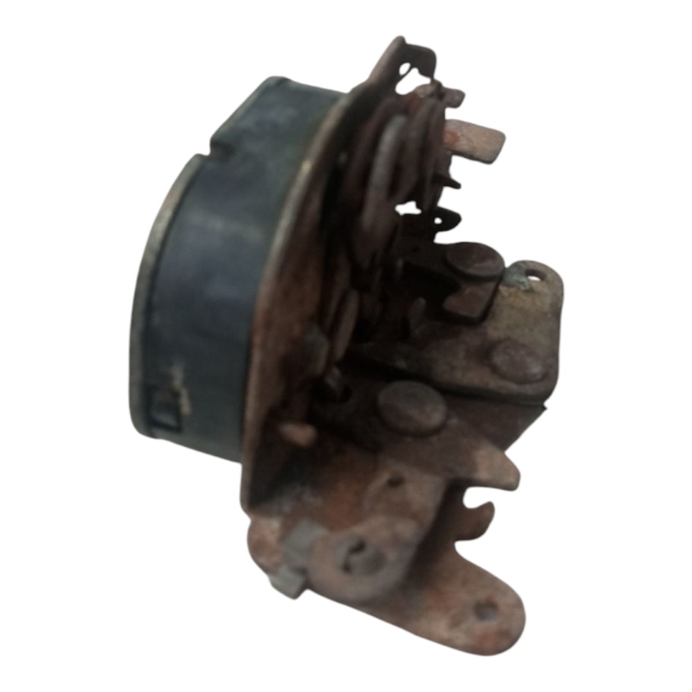 Fechadura porta Tras Esq Fiat Uno 2002 4