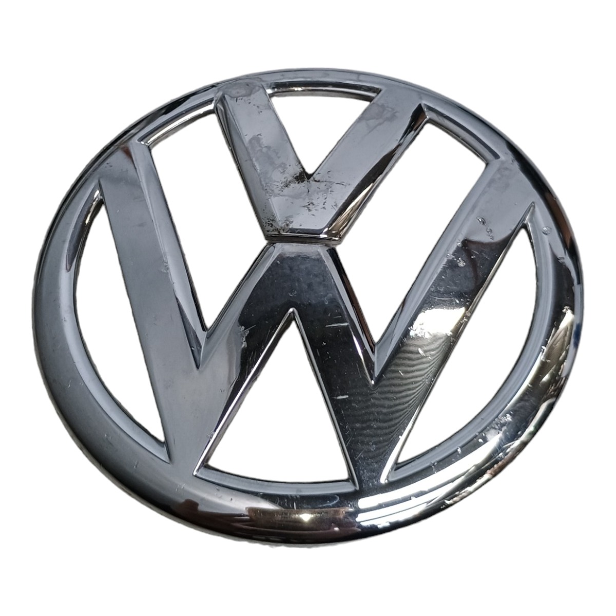 Emblema Dianteiro Vw Fox 1.6 2013 5z0853601c Prata 2