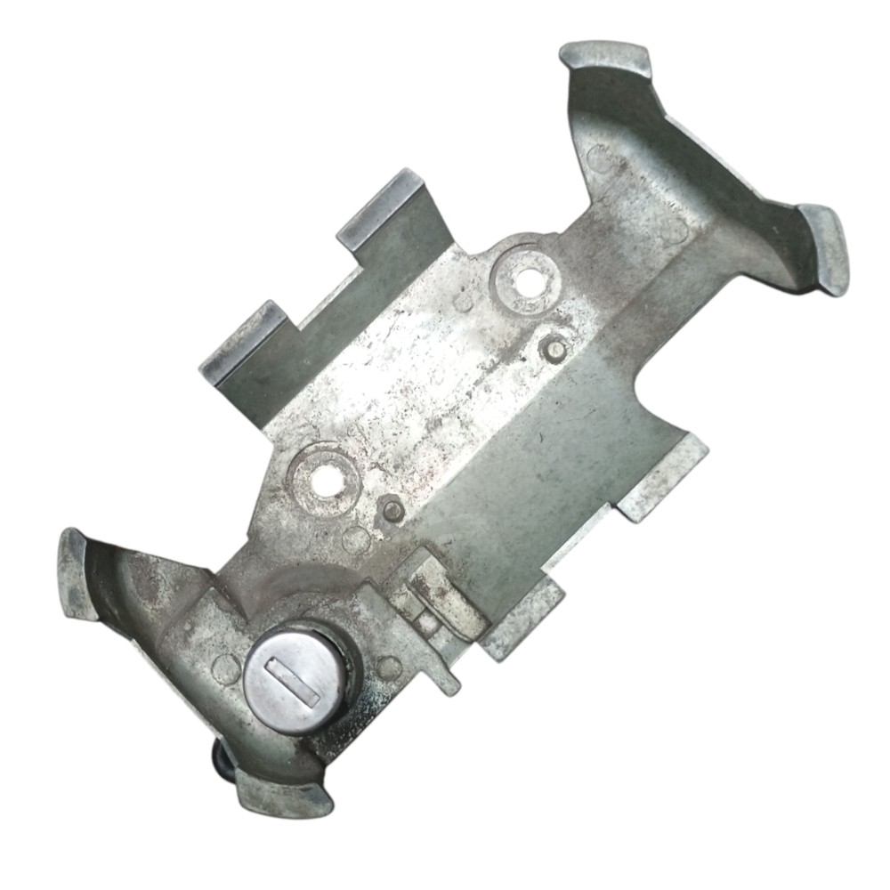 Suporte Maçaneta Porta Dianteira Direita Gm Corsa 1998 A1 Dianteira 1