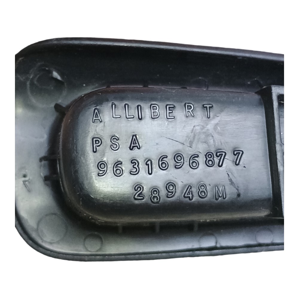 Puxador Interno Porta Dianteira Esquerda Peugeot 207 2010 4