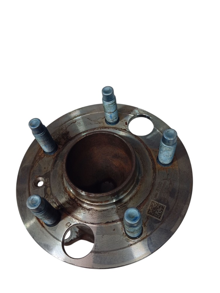 Cubo de roda automotivo 4