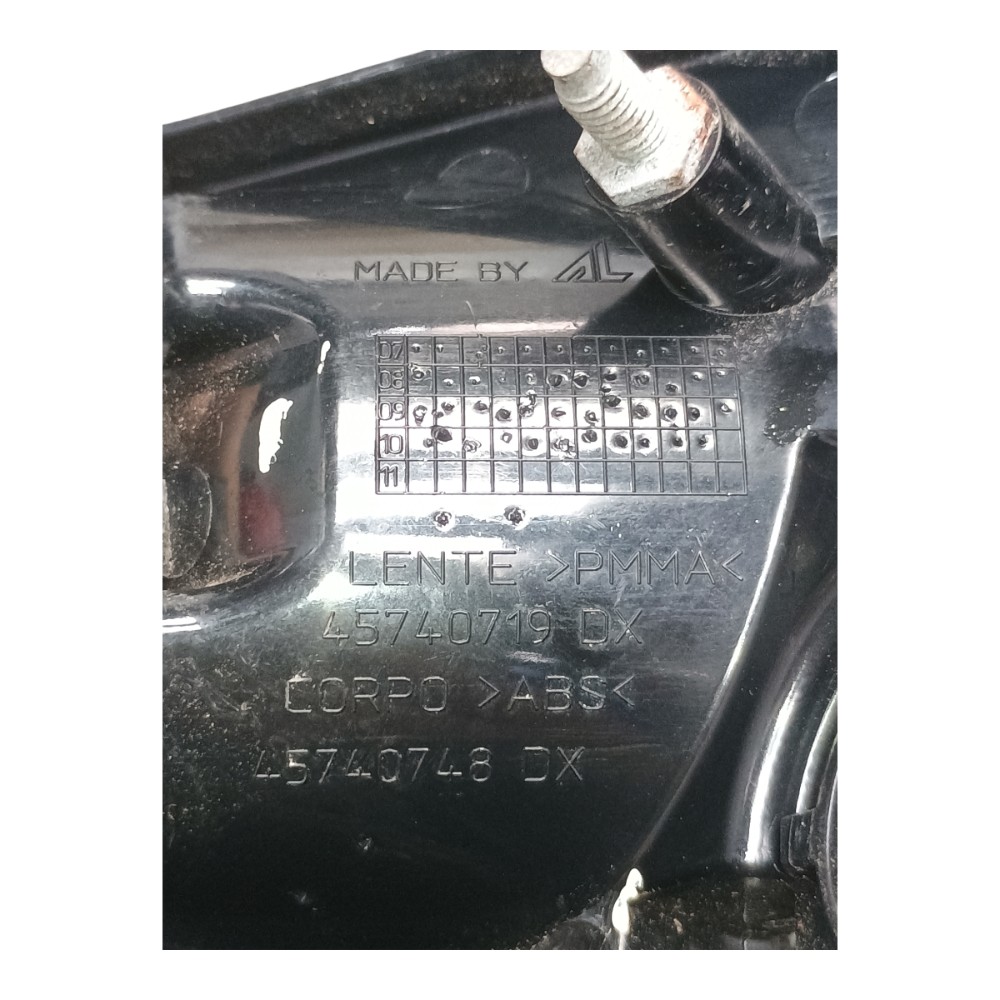 Lanterna Traseira Direita Fiat Siena 2008 À 2014 6