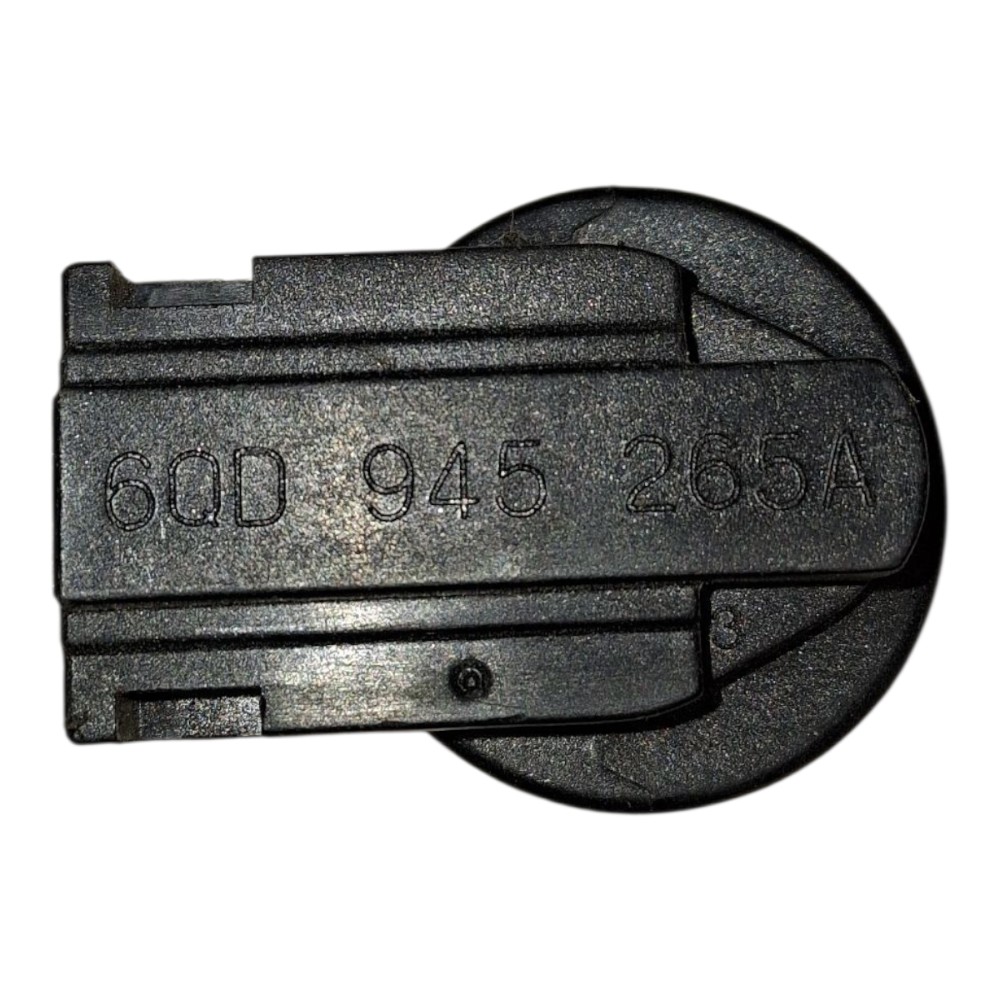 Soquete Lanterna Direita Tampa Traseira Vw Polo 2007 À 2014 Preto 4