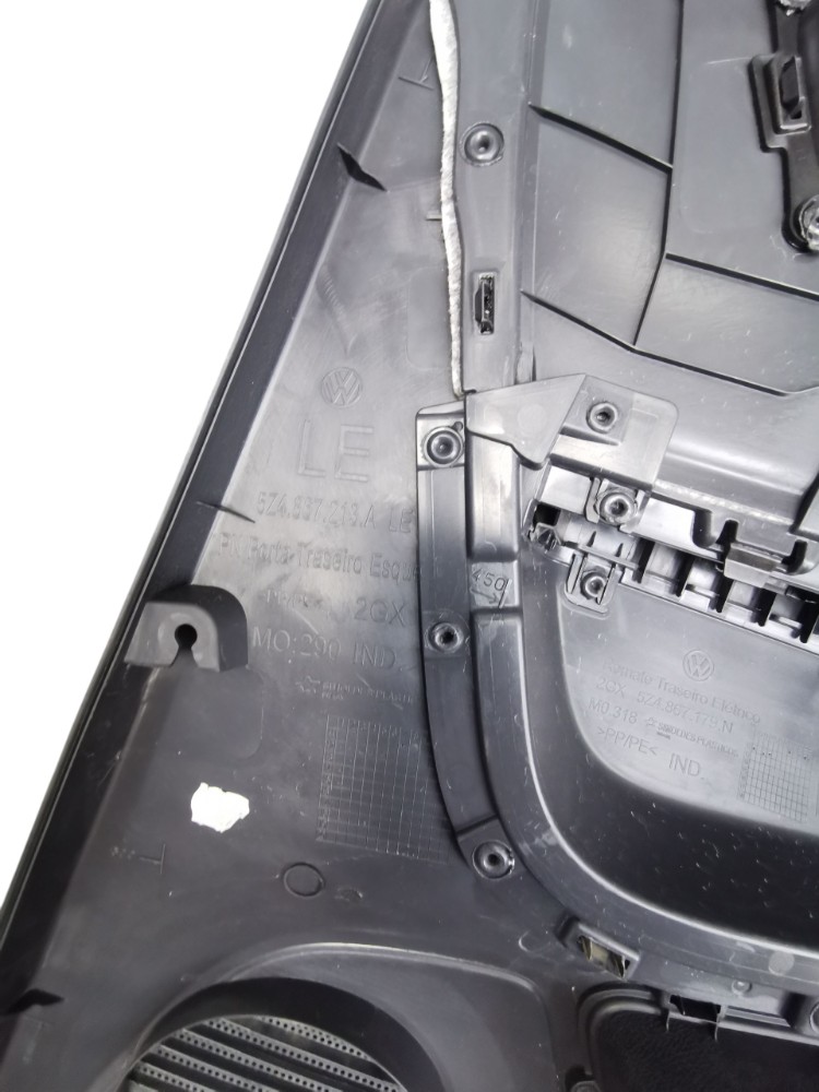 Forro porta traseira esquerdo VOLKSWAGEN FOX 2012 4
