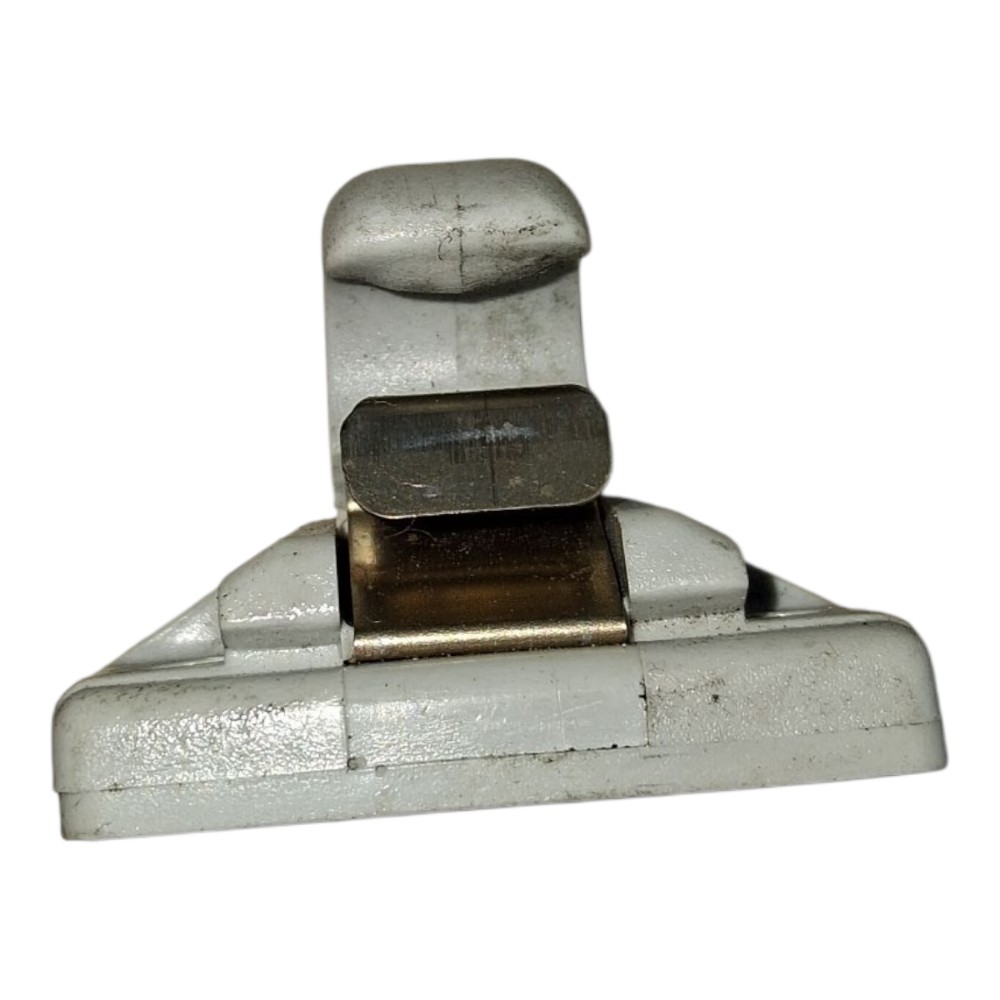 Suporte Quebra Sol Vw Polo Sedan 1.6 2008 3b0857561
