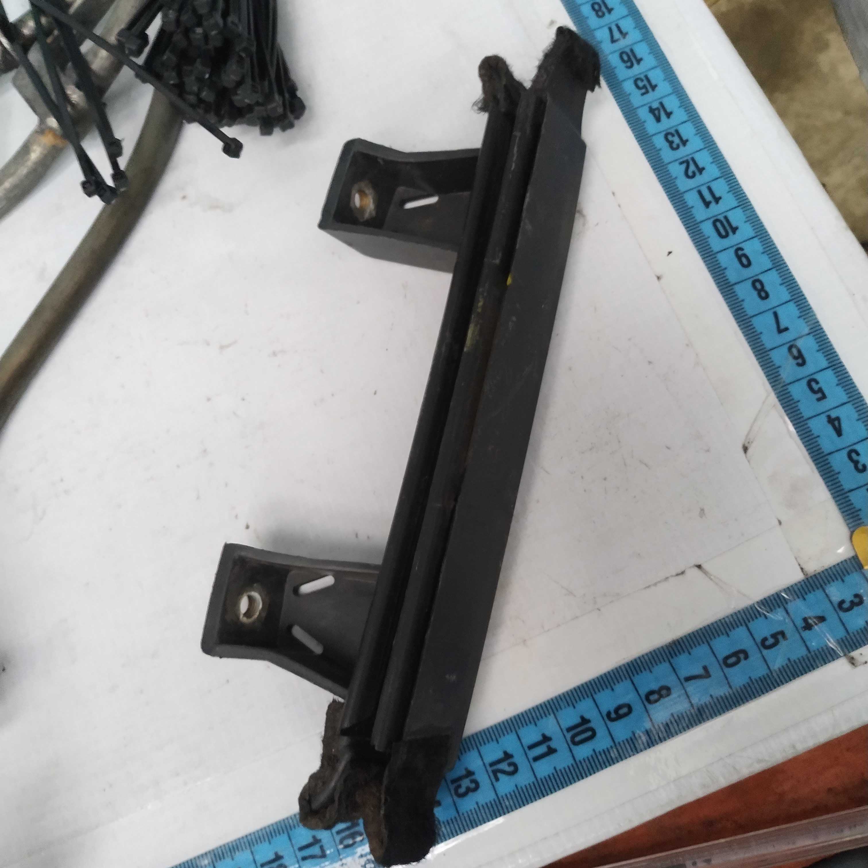 Guia vidro traseiro direito Fiat Tipo 1995 1