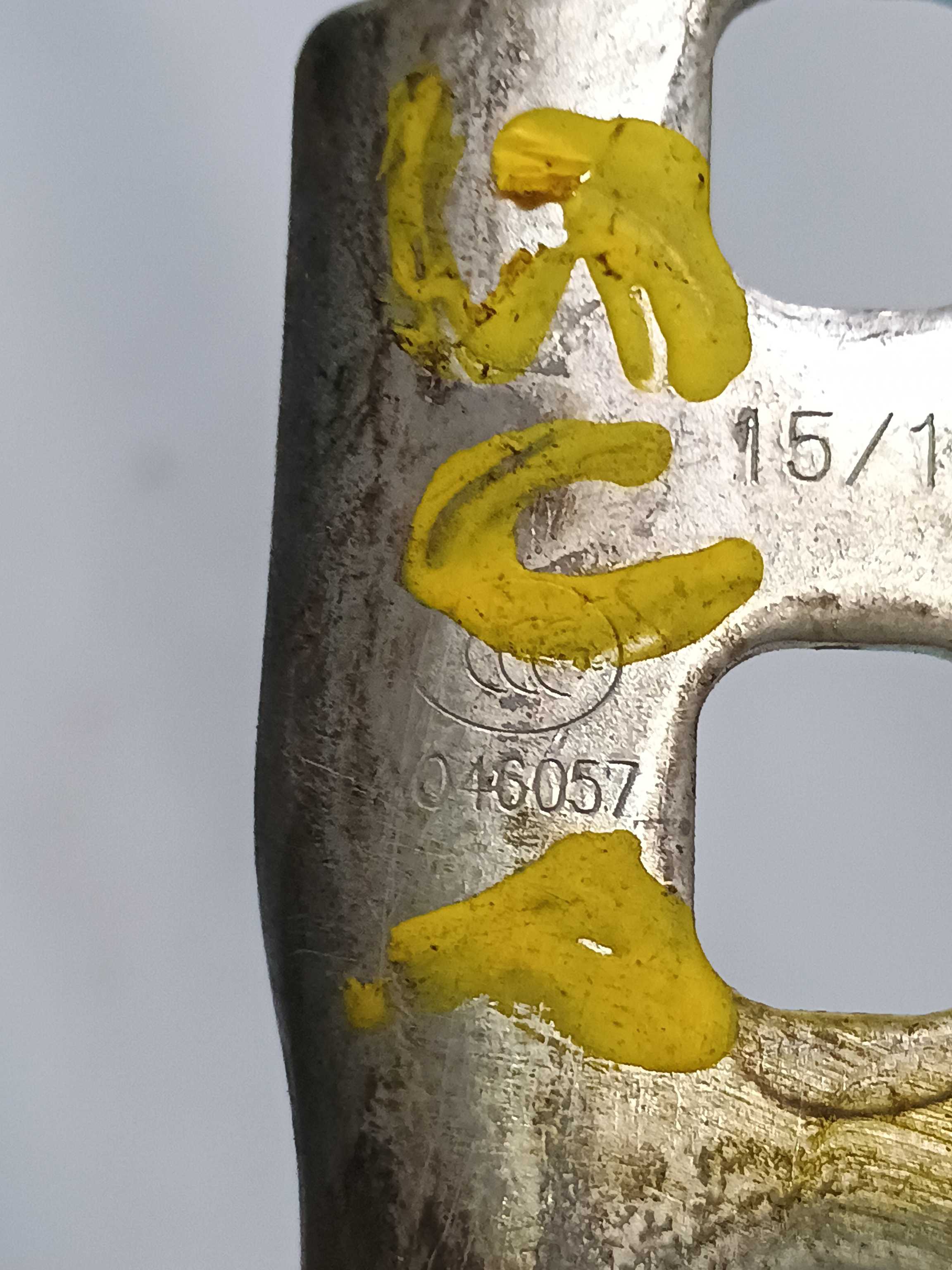 Dobradiça Superior Porta Dianteira Direita Gm Onix 1.0 2016 4