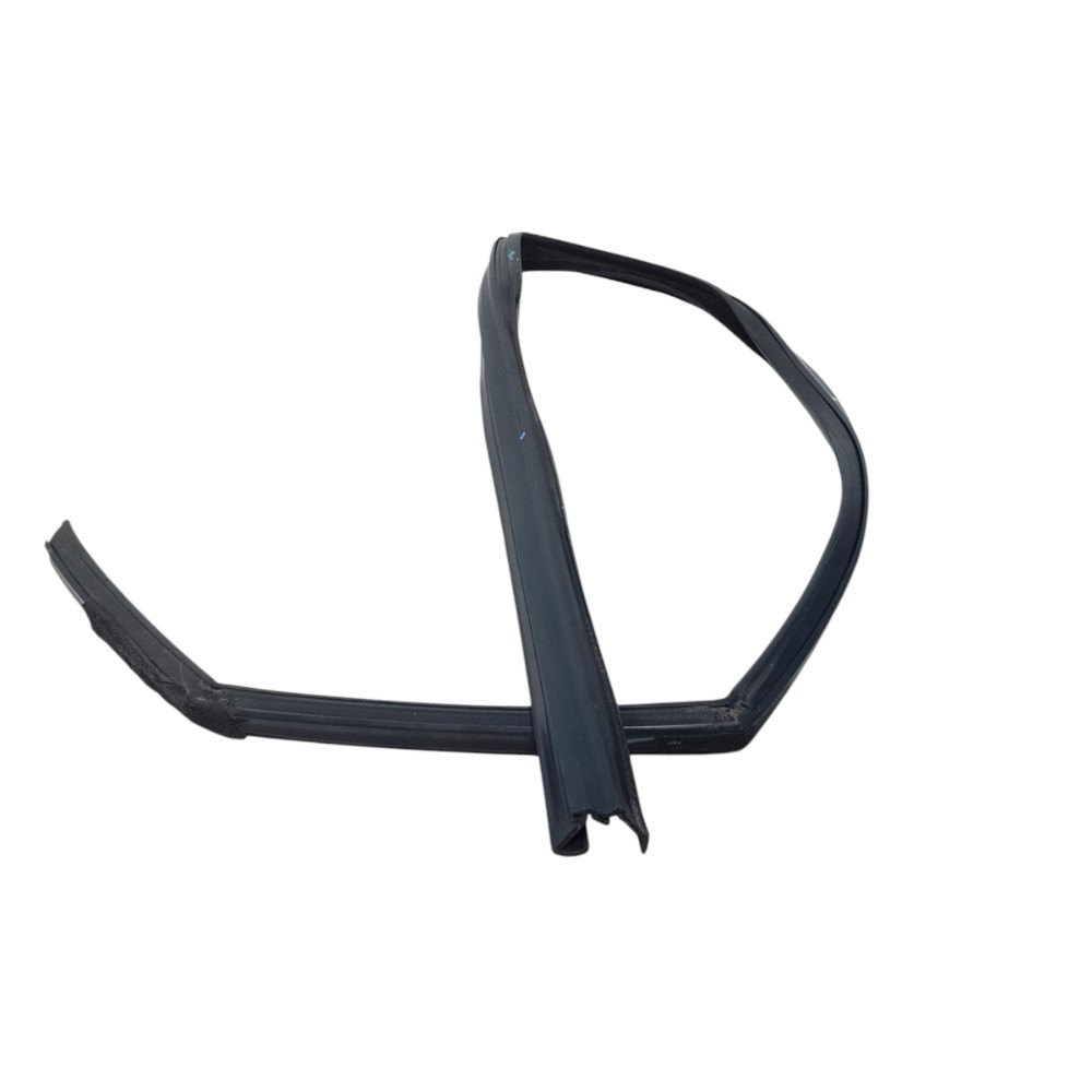 Canaleta Vidro Porta Traseira Le Ford New Fiesta sedan  2011 A 2013 Preto 3