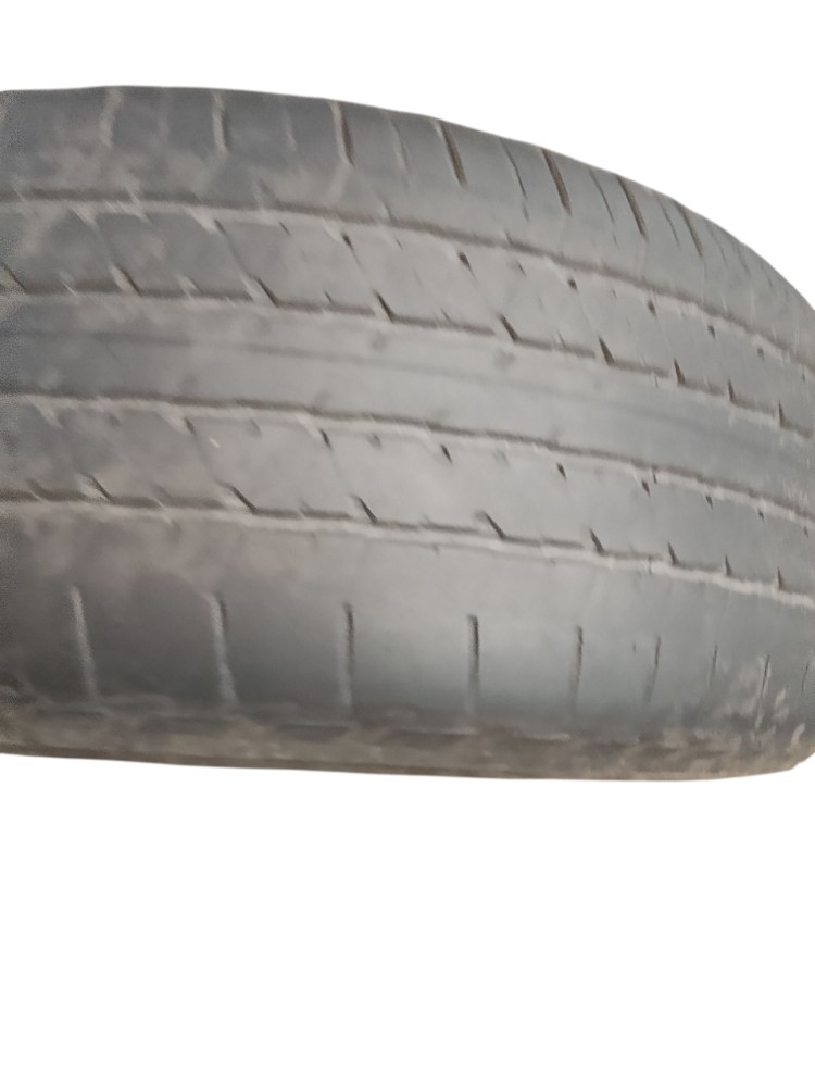 Pneu aro 18  265/60R18 3