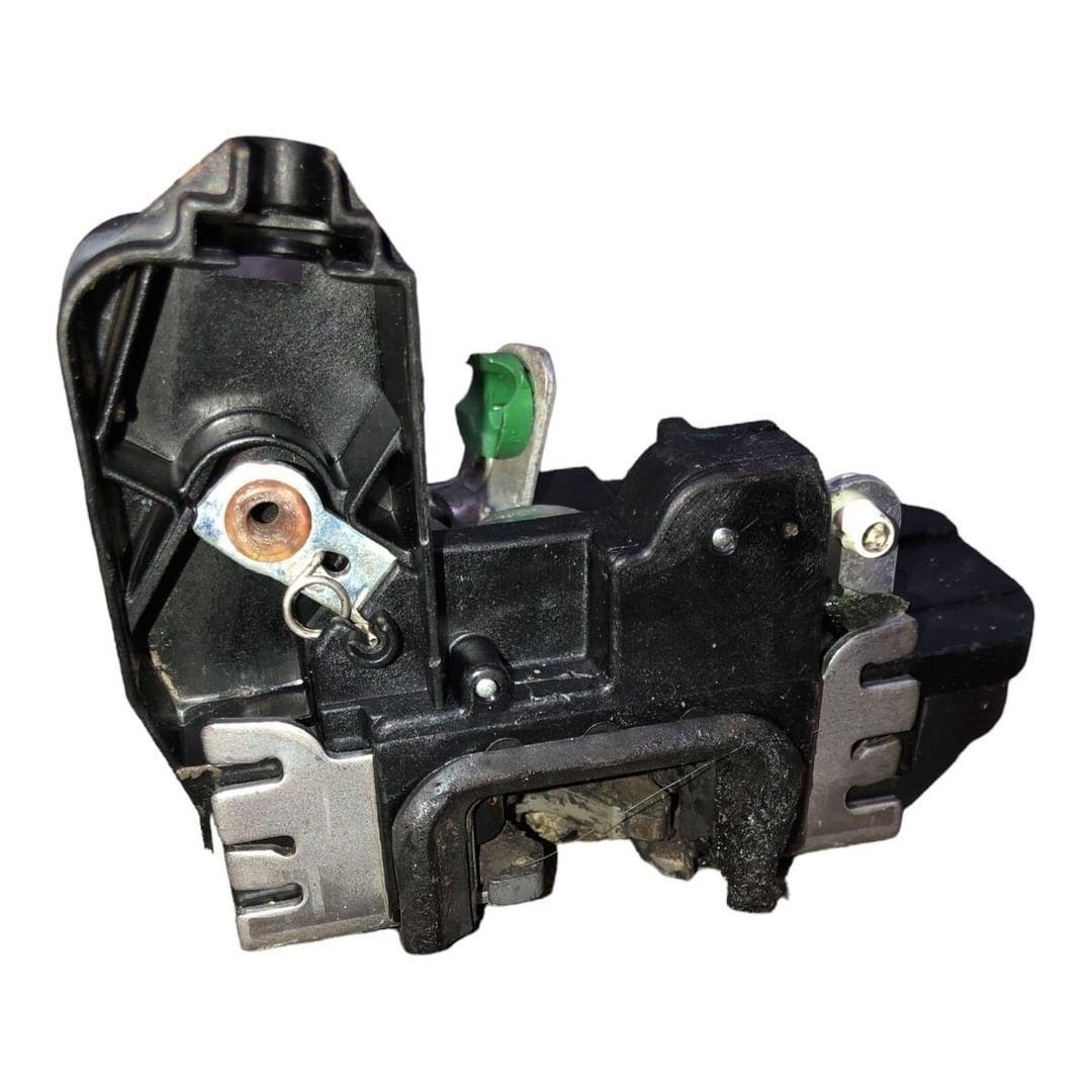 Fechadura Porta Traseira Esquerda Gm Corsa 2001 A 2012 3