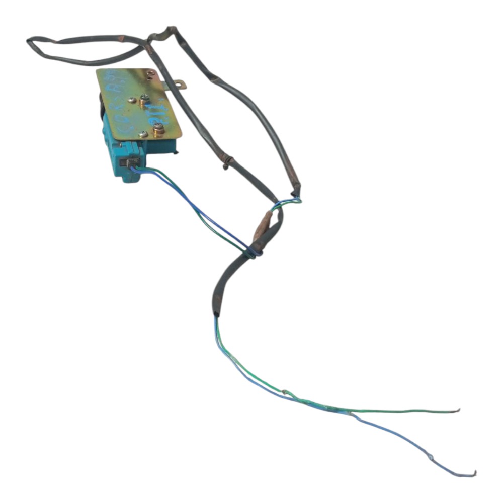 Trava Elétrica Para Porta Tras Esq Chevrolet Corsa 99 3