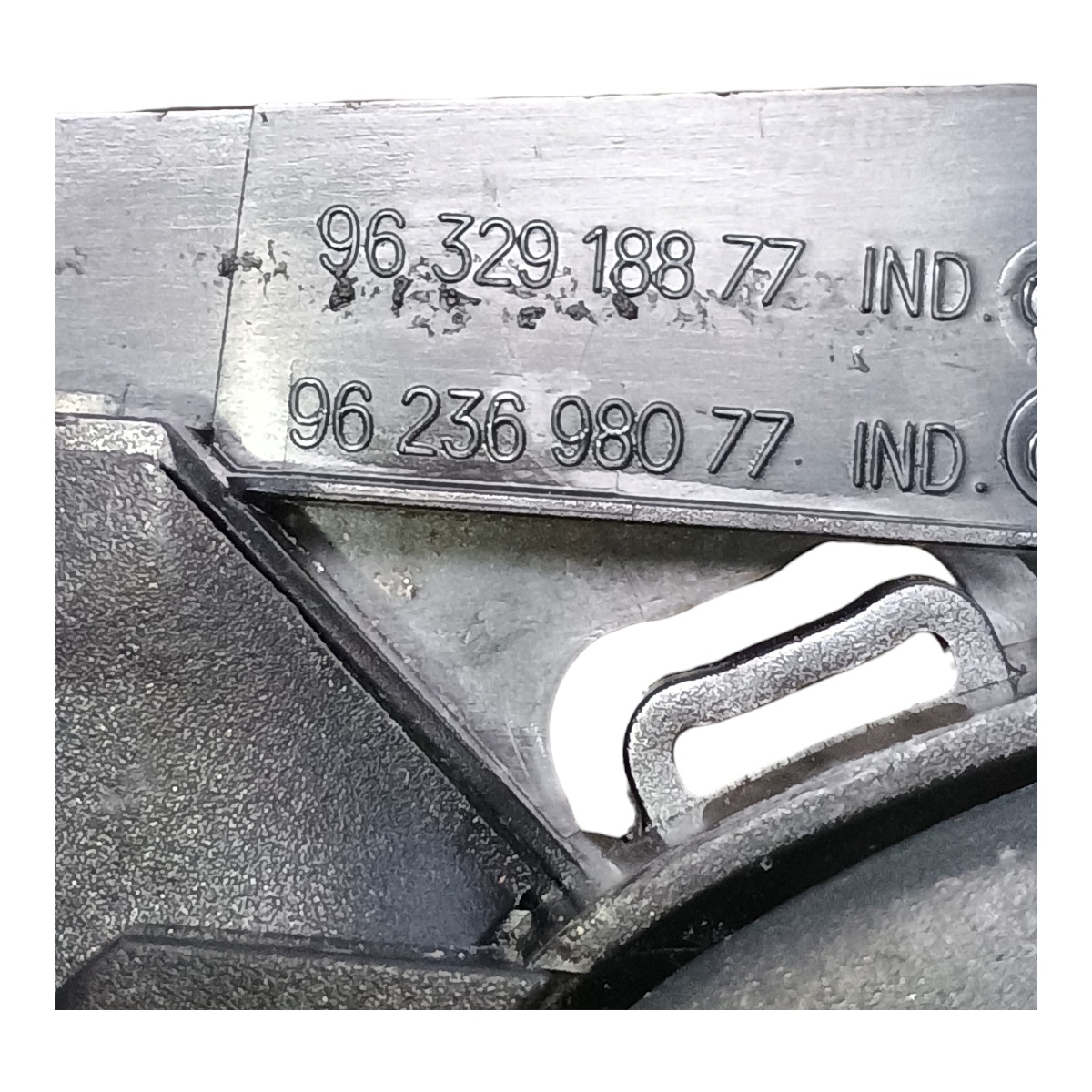 Maçaneta Interna Lado Direito Peugeot 206 207 2008 A 2013 Preto Dianteira 3