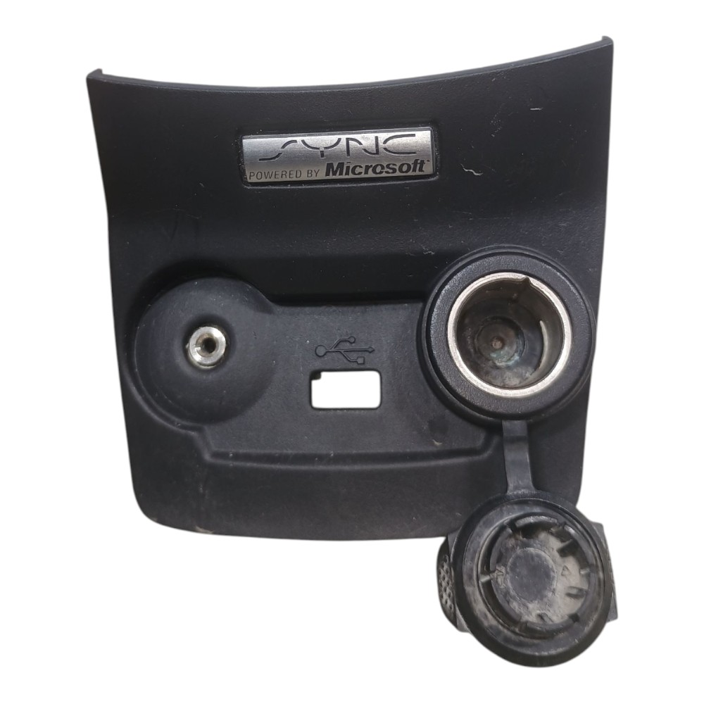 Moldura Com Tomada 12v New Fiesta 2011 A 2013 Ae8319c149b 2