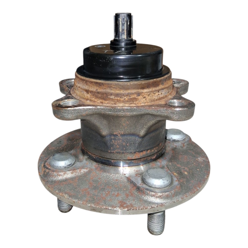 Cubo roda traseira esquerda Toyota Yaris SD 2021 1
