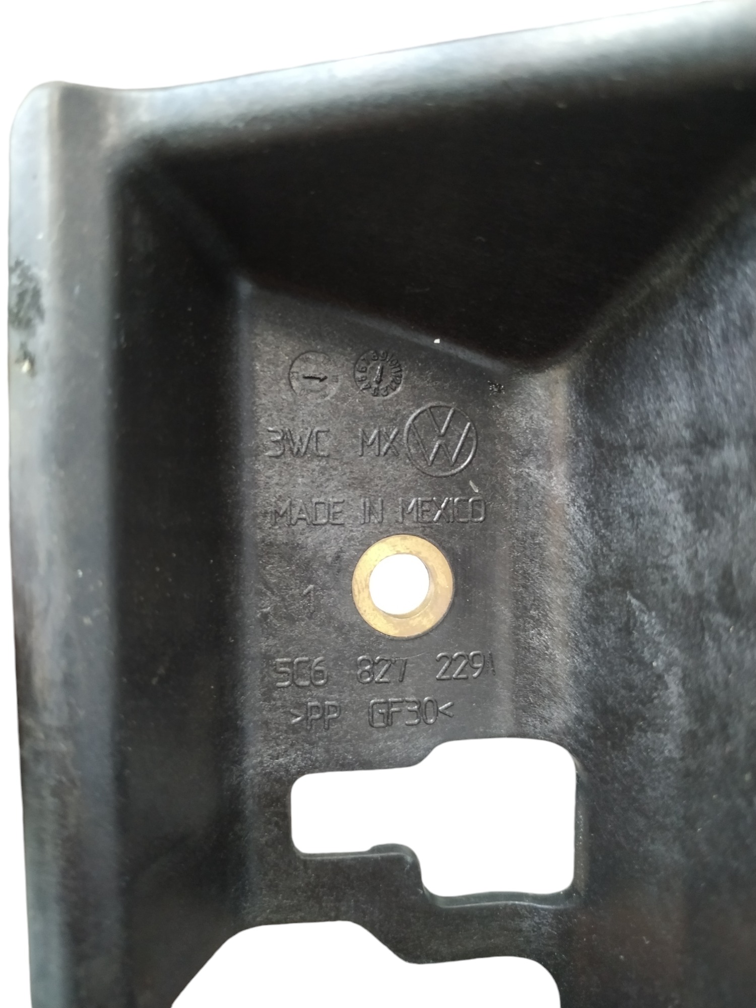 Suporte Luz Placa Vw Virtus 2018 3