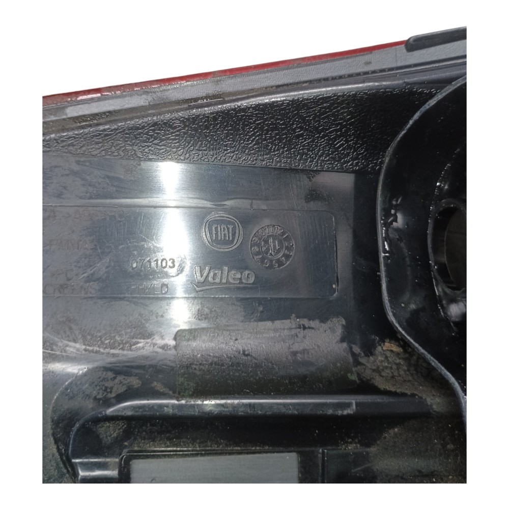 Lanterna Traseira Direita Fiat Strada 2014 A 2020 * Detalhe 8