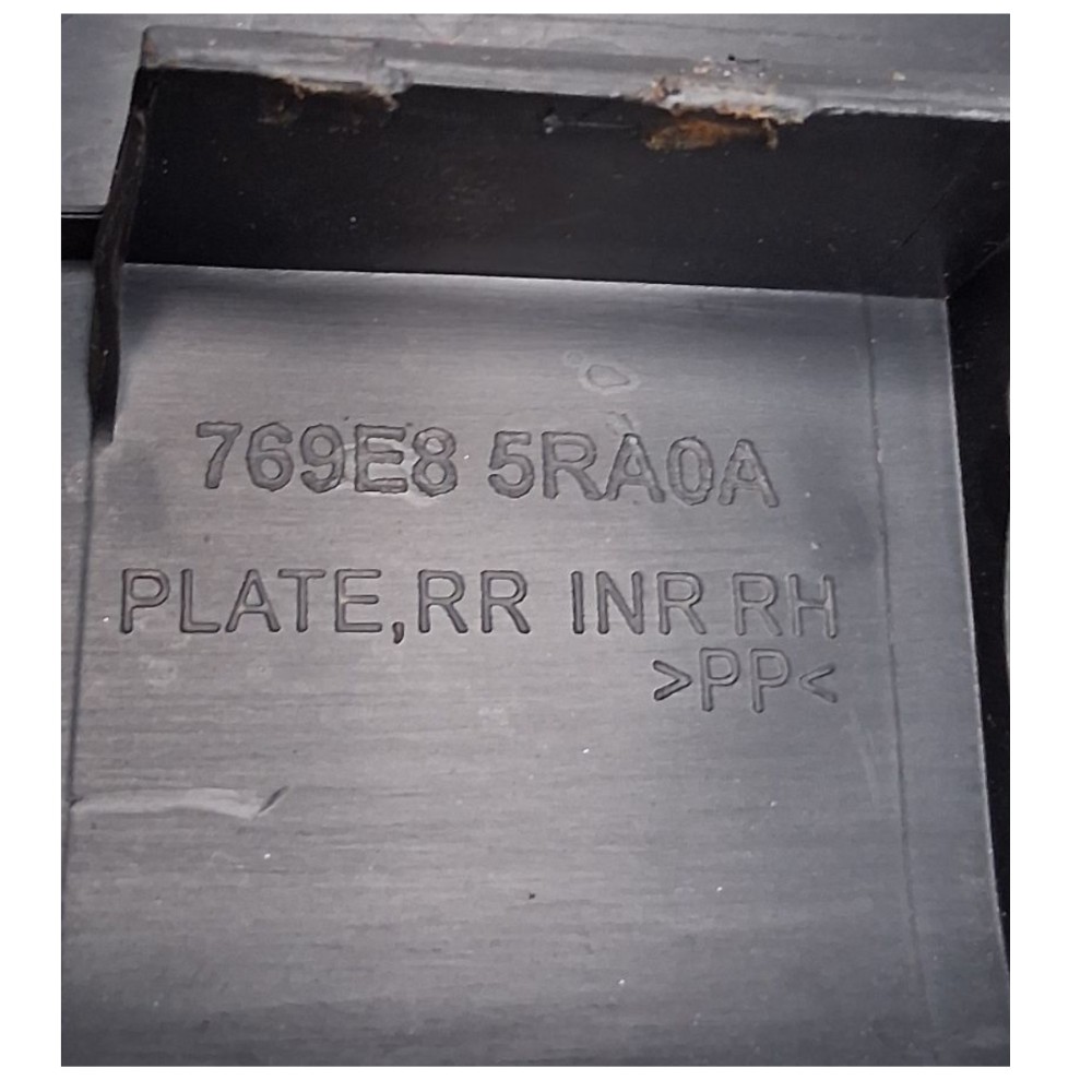 Soleira Traseira Direita Kicks 2018 769e85ra0a Preto Preto 6