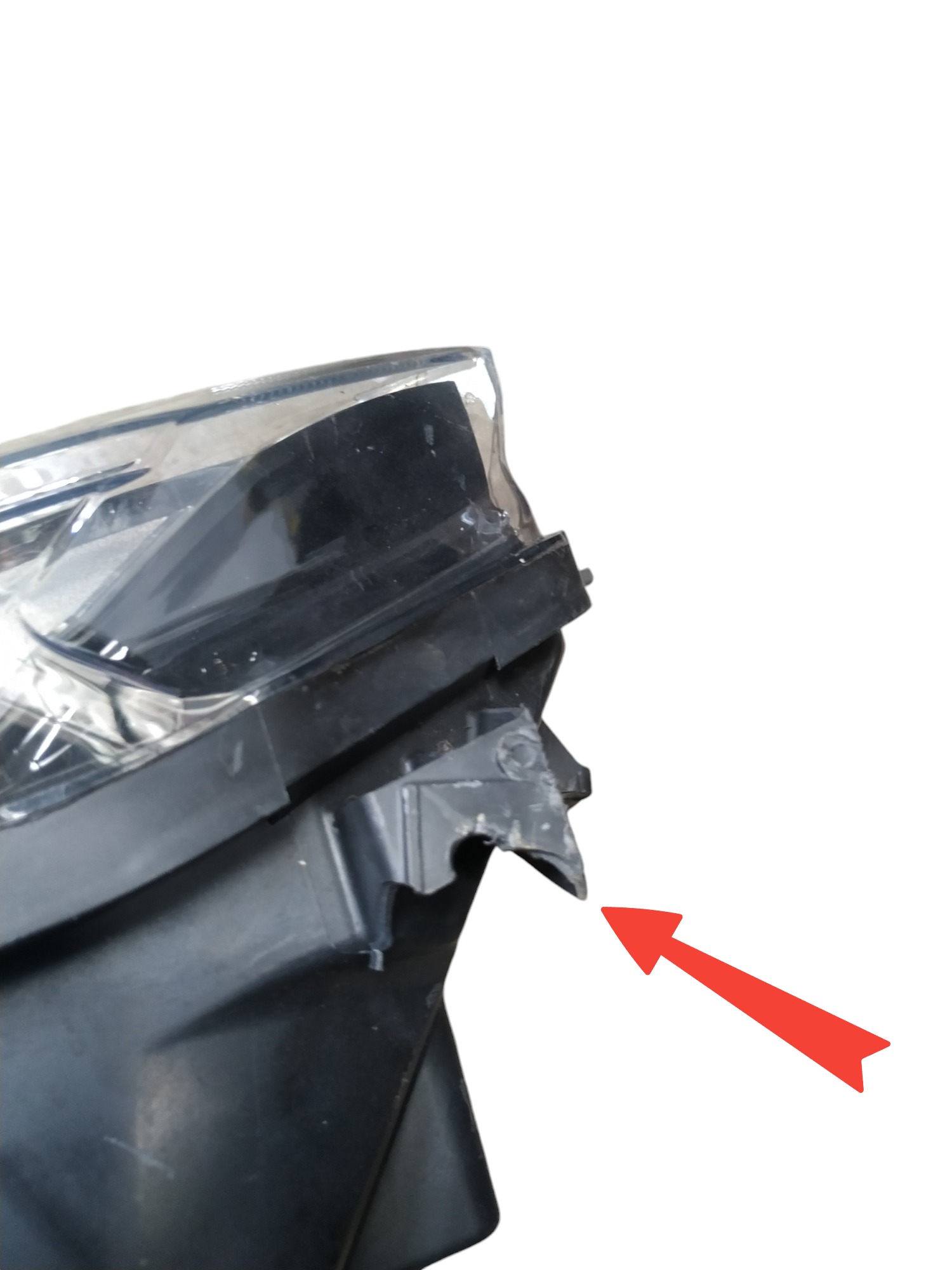 Farol esquerdo com detalhe GM Cobalt 2018 6